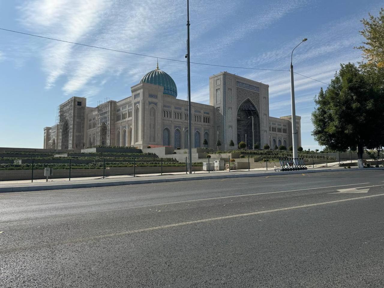 Abay Street- Tashkent City Center Екстериор снимка