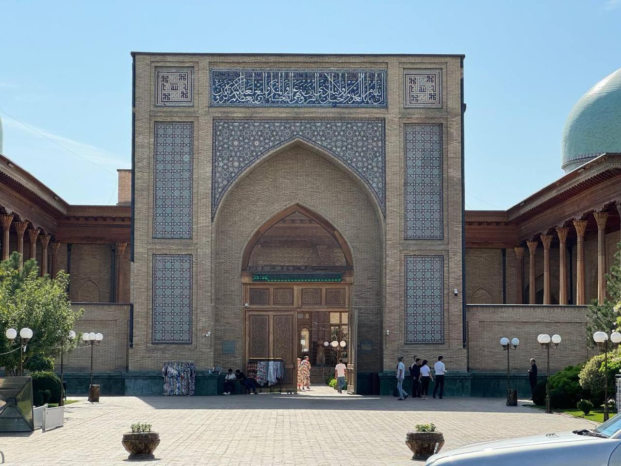Abay Street- Tashkent City Center Екстериор снимка