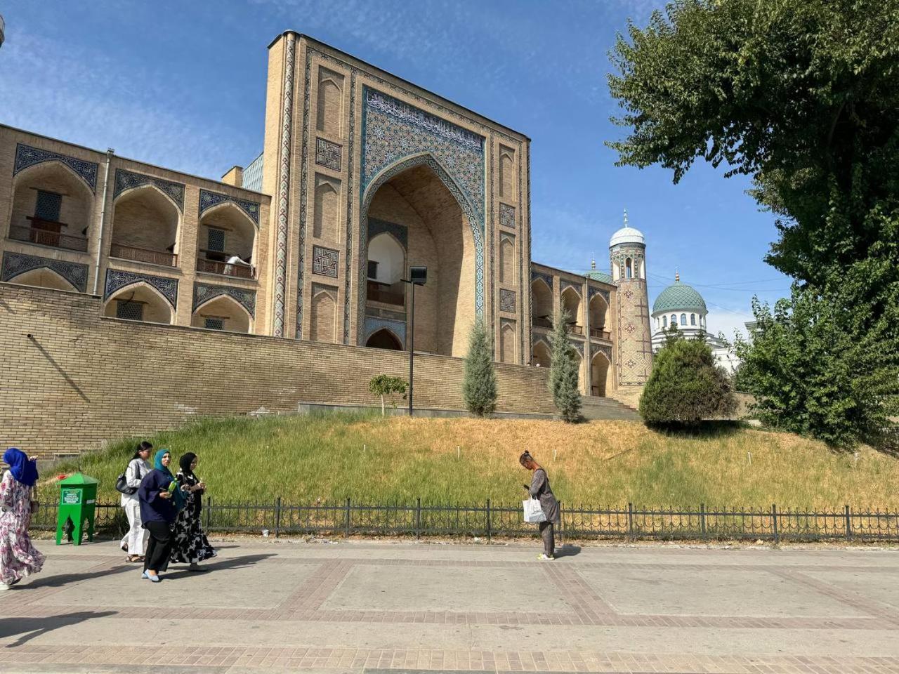 Abay Street- Tashkent City Center Екстериор снимка